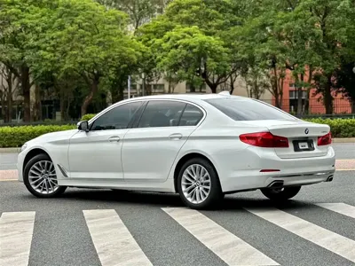 BMW 5 Series 2020, 143000 км, за 24327.11 USD