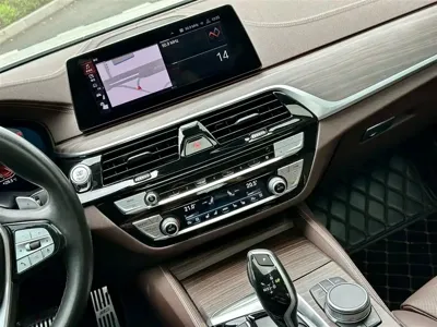 BMW 5 Series 2020, 143000 км, за 24327.11 USD