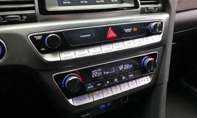 Hyundai Sonata 2018, 83691 км, за 8865.6 USD - фото 16