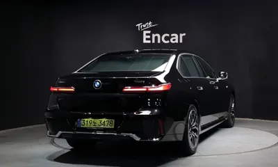 BMW 7-Series 2025, 5170 км, за 98555.9 USD