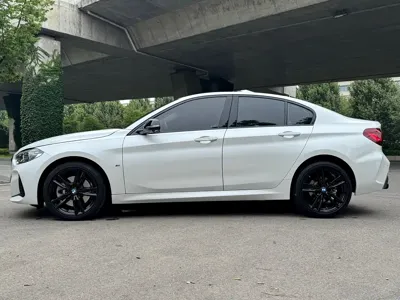 BMW 1 Series 2023, 12000 км, за 14719.52 USD