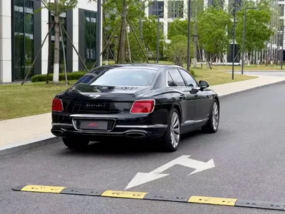 Bentley Flying Spur 2021, 29000 км, за 320770.71 USD