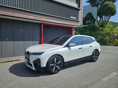 BMW iX · 2023 год