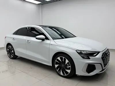 Audi A3 2023, 22000 км, за 20038.53 USD