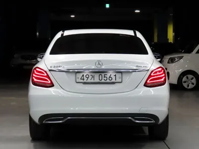 Mercedes-Benz C-Class 2016, 133000 км, за 9867.54 USD