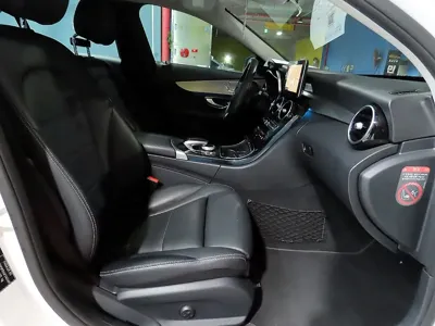 Mercedes-Benz C-Class 2016, 133000 км, за 9867.54 USD - фото 8