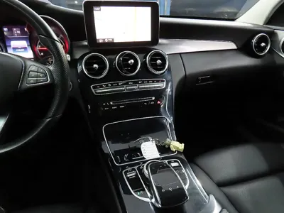 Mercedes-Benz C-Class 2016, 133000 км, за 9867.54 USD - фото 11