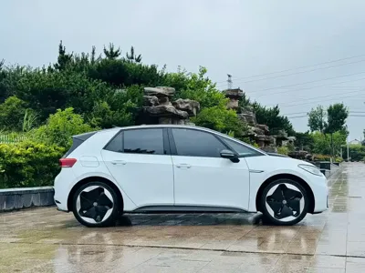 Volkswagen ID.3 2022, 49000 км, за 11594.83 USD