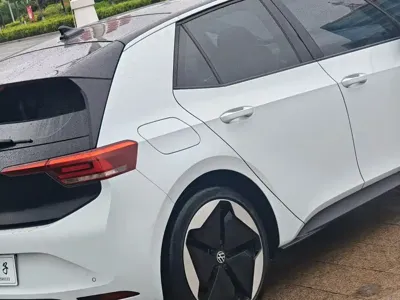 Volkswagen ID.3 2022, 49000 км, за 11594.83 USD