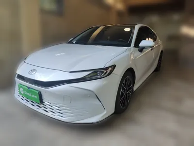Toyota Camry · 2024 год