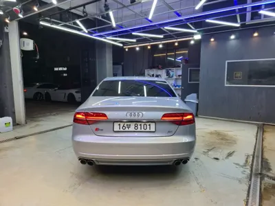 Audi S8 2015, 213000 км, за 24615.99 USD