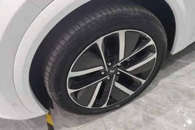 Li Auto L7 2023, 36700 км, за 29216 USD
