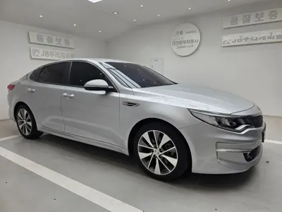 Kia K5 · 2017 год