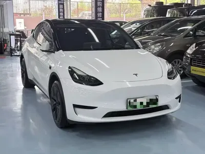 Tesla Model Y 2023, 44000 км, за 24767.44 USD