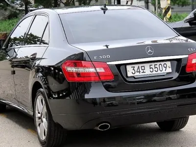 Mercedes-Benz E-Class 2011, 120000 км, за 3575.37 USD