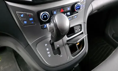 Hyundai Starex 2019, 122953 км, за 9243.47 USD - фото 9