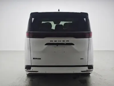 Denza Denza D9 2023, 88000 км, за 28810.36 USD