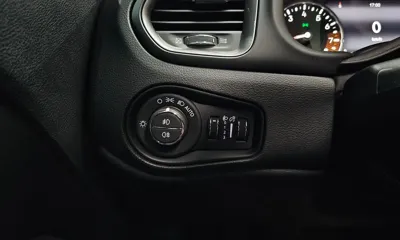 Jeep Renegade 2022, 13292 км, за 13355.06 USD - фото 18