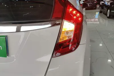 Honda Fit 2014, 128100 км, за 6083 USD - фото 9