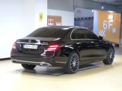 Mercedes-Benz E-Class 2017, 120000 км, за 15497.81 USD
