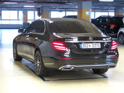 Mercedes-Benz E-Class 2017, 120000 км, за 15497.81 USD
