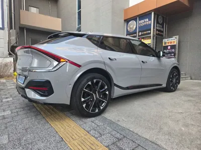 Kia EV6 2025, 17000 км, за 22391.38 USD