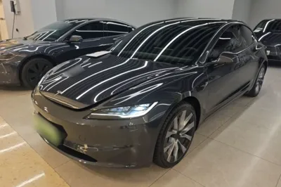 Tesla Model 3 · 2023 год