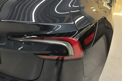 Tesla Model 3 2023, 35700 км, за 30953 USD - фото 9