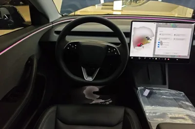 Tesla Model 3 2023, 35700 км, за 30953 USD - фото 18