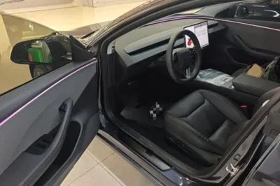 Tesla Model 3 2023, 35700 км, за 30953 USD - фото 23