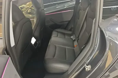 Tesla Model 3 2023, 35700 км, за 30953 USD - фото 25