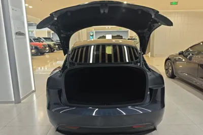 Tesla Model 3 2023, 35700 км, за 30953 USD - фото 27