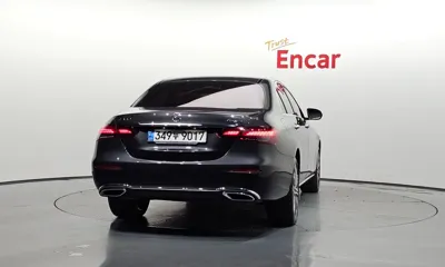 Mercedes-Benz E-Class 2023, 75980 км, за 30618.91 USD