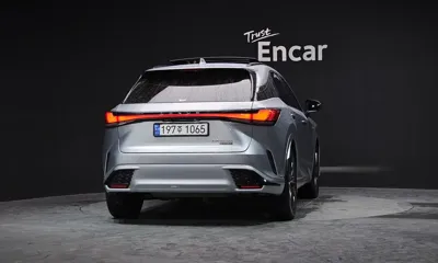 Lexus RX 2023, 24789 км, за 52913.86 USD