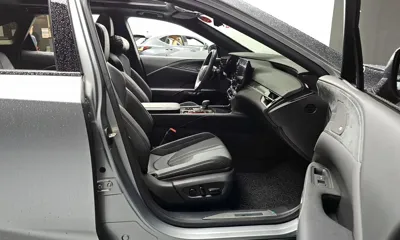 Lexus RX 2023, 24789 км, за 52913.86 USD - фото 11