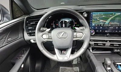 Lexus RX 2023, 24789 км, за 52913.86 USD - фото 13