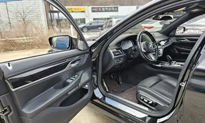 BMW 7-Series 2017, 89668 км, за 25753.72 USD - фото 10