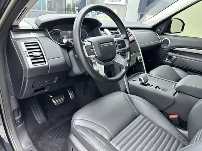 Land Rover Discovery 2022, 50000 км, за 53265.59 USD - фото 7