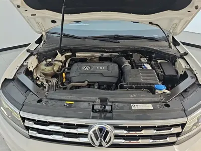 Volkswagen Tiguan L 2017, 66200 км, за 10856.18 USD - фото 10