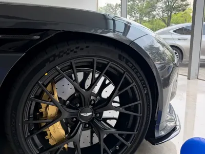 Aston Martin DB12 0, 100 км, за 370504.88 USD - фото 6