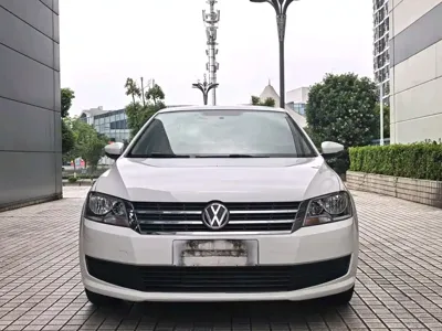 Volkswagen Lavida 2013, 120000 км, за 2917.38 USD