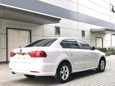 Volkswagen Lavida 2013, 120000 км, за 2917.38 USD