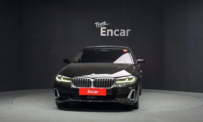 BMW 5-Series 2022, 65944 км, за 28534.22 USD