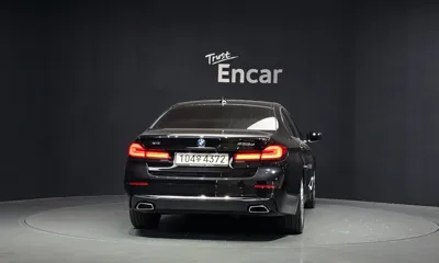 BMW 5-Series 2022, 65944 км, за 28534.22 USD