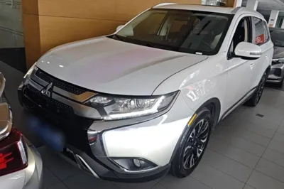 Mitsubishi Outlander · 2019 год