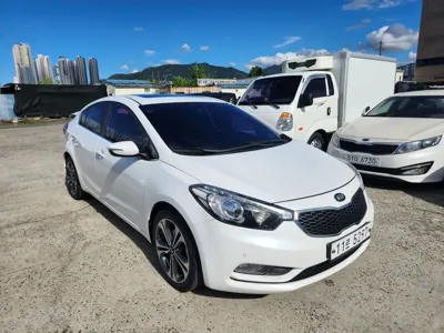 Kia K3 2015, 131840 км, за 3610.35 USD