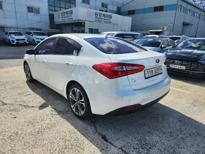 Kia K3 2015, 131840 км, за 3610.35 USD - фото 6
