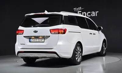 Kia Canival 2016, 141890 км, за 7553.56 USD