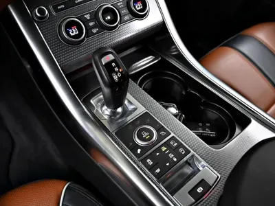 Land Rover Range Rover Sport 2017, 80109 км, за 35672.28 USD - фото 9