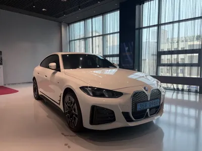 BMW i4 2026, 842 км, за 32879.45 USD